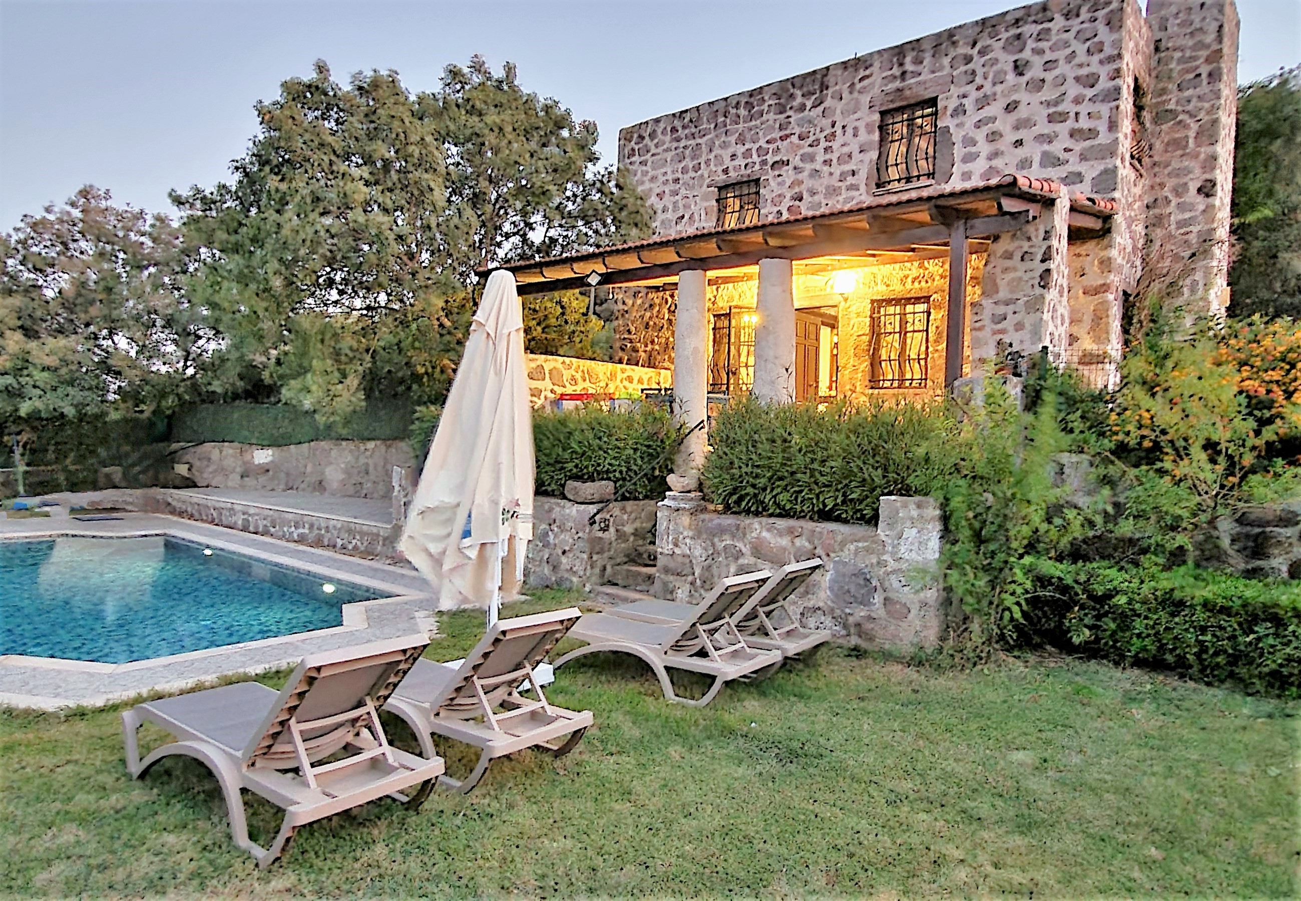 Kuşlan akşam aydınlatma